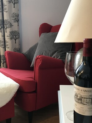 Superior-huoneisto, 2 makuuhuonetta (Apartment 1) | Oleskelualue | Taulutelevisio