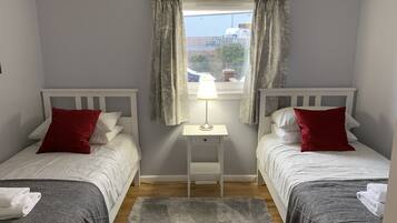 Superior Apartment, 2 Bedrooms (Apartment 1) | 2 bedrooms, individually furnished, iron/ironing board, free WiFi