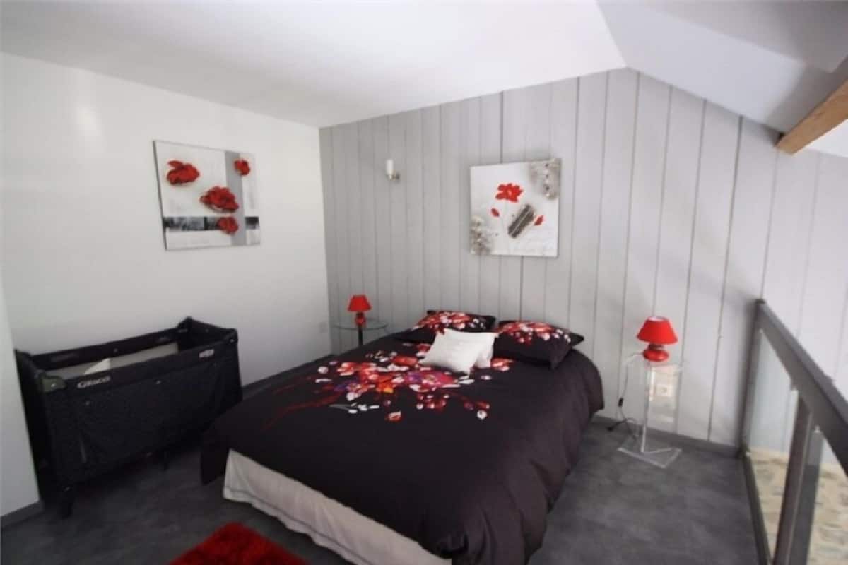 Suite (Hotonnes) | 1 bedroom, down comforters, memory foam beds, free WiFi