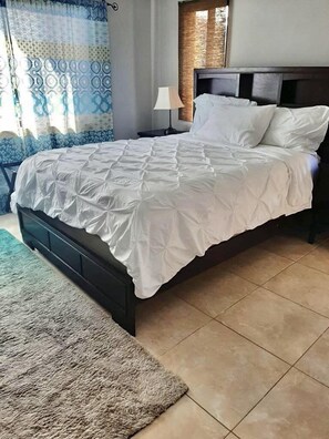 熨斗/熨衣板、免费 WiFi、床单