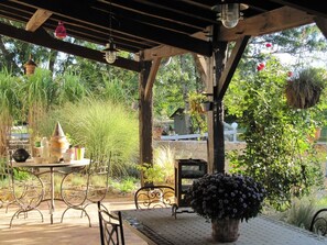 Terrace/patio - Au Vieux Pressoir (Caussens)