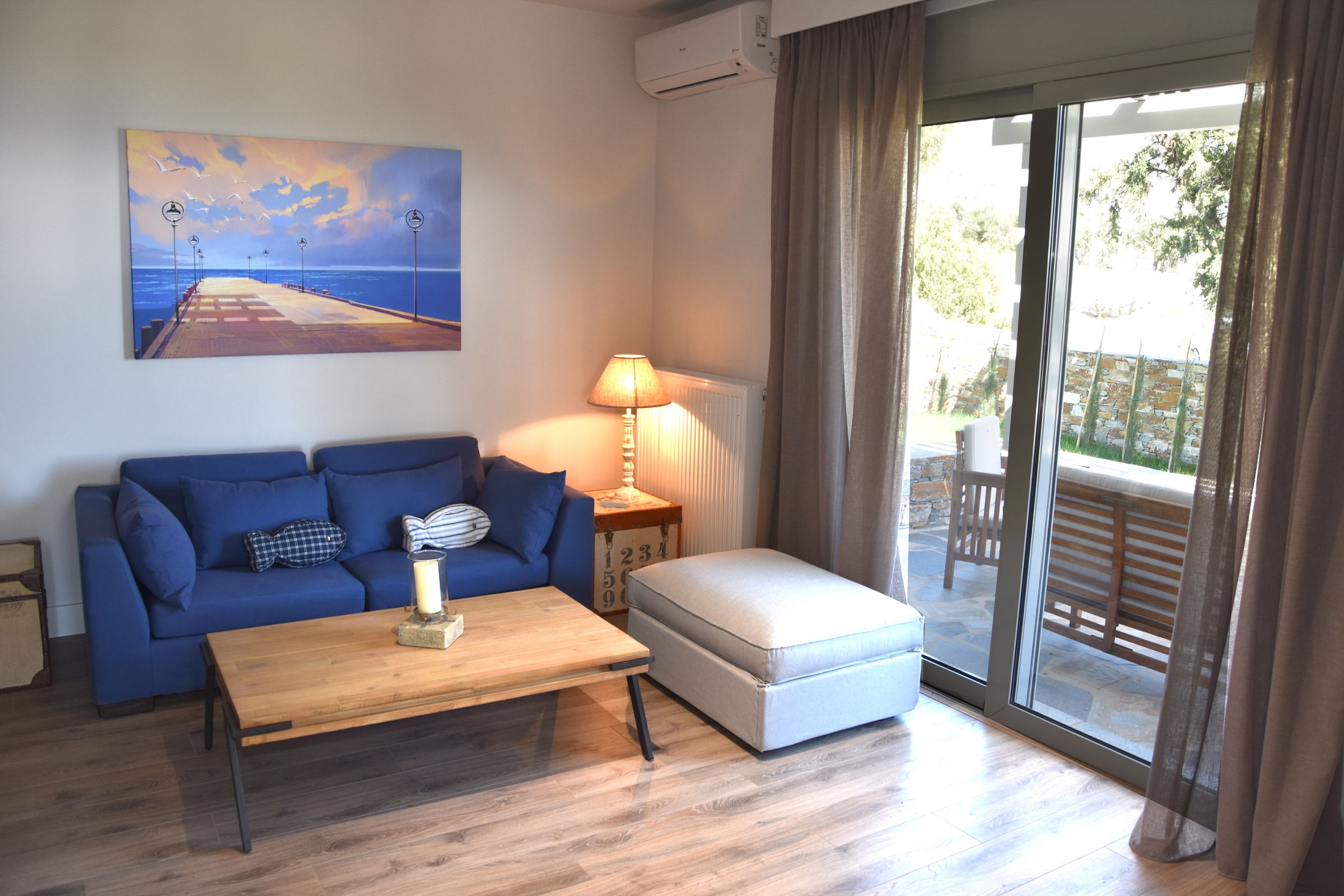 Junior Apartment | Living area | LED TV