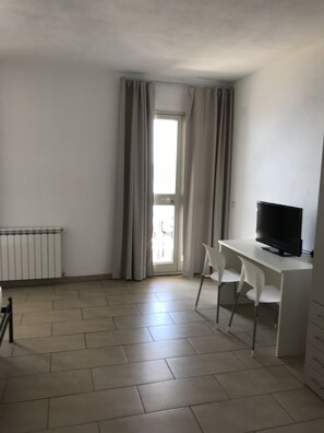 Appartement Familial, 2 chambres, coin cuisine, vue baie | Coin séjour