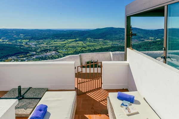Habitación doble superior, terraza | 1 dormitorio, ropa de cama de alta calidad, minibar y caja fuerte