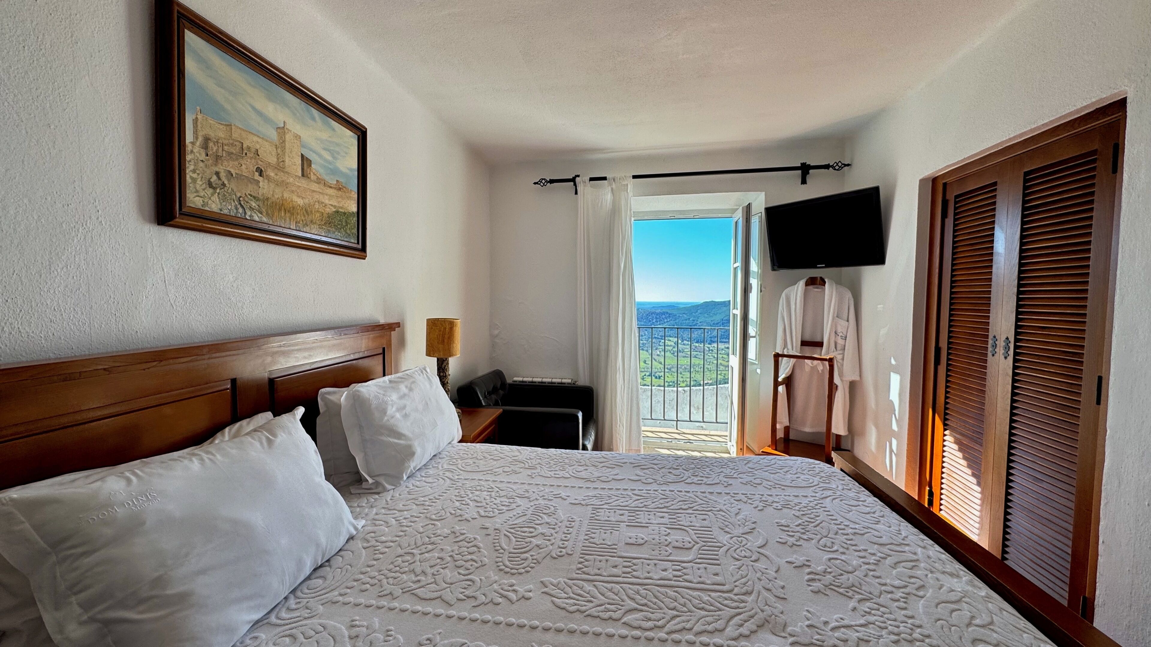 Double Room, Mountain View | 1 bedroom, premium bedding, minibar, in-room safe