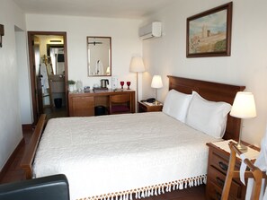 Double Room, Mountain View | 1 bedroom, premium bedding, minibar, in-room safe