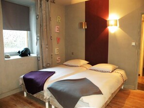 2 bedrooms, premium bedding, individually decorated