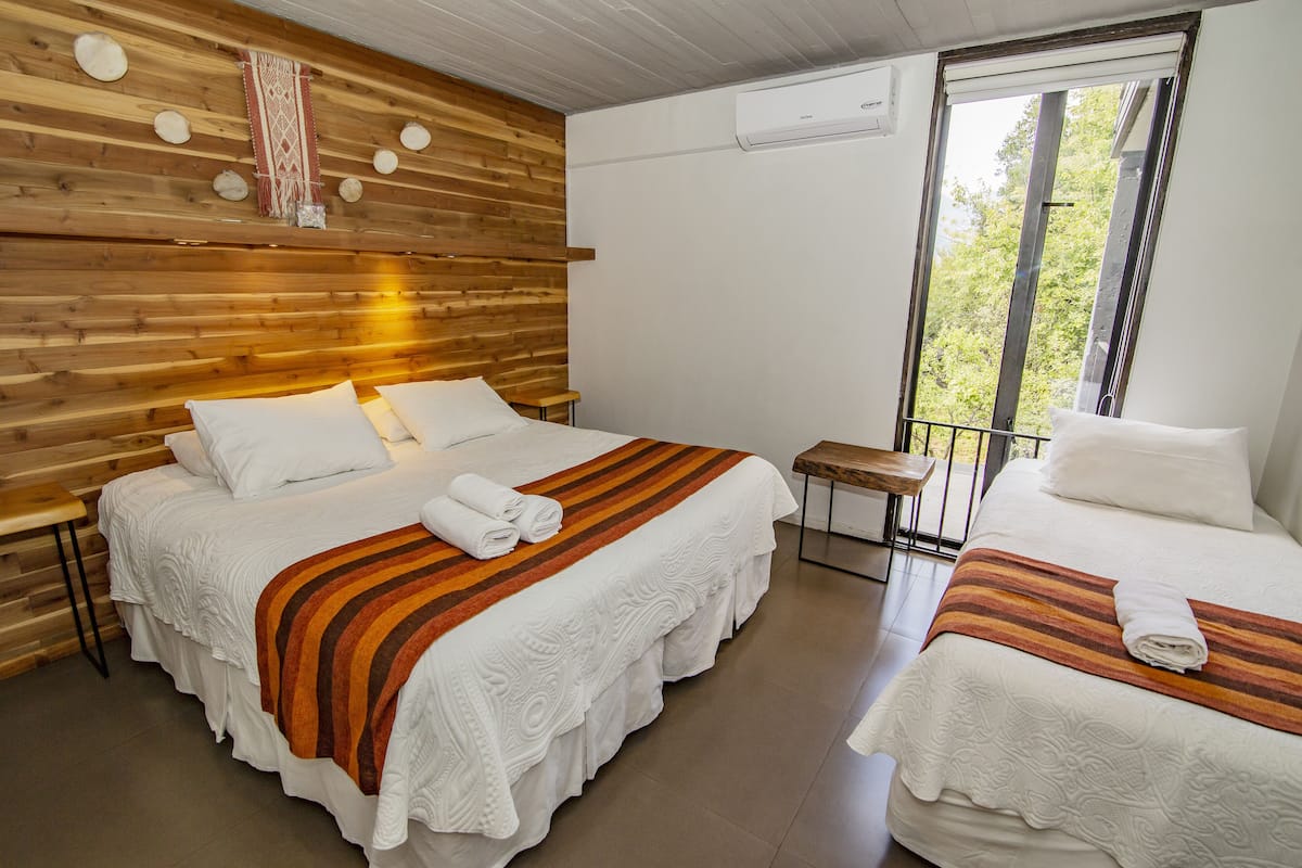 TRIPLE TERCER PISO SIN BALCON | 1 bedroom, premium bedding, in-room safe, individually decorated