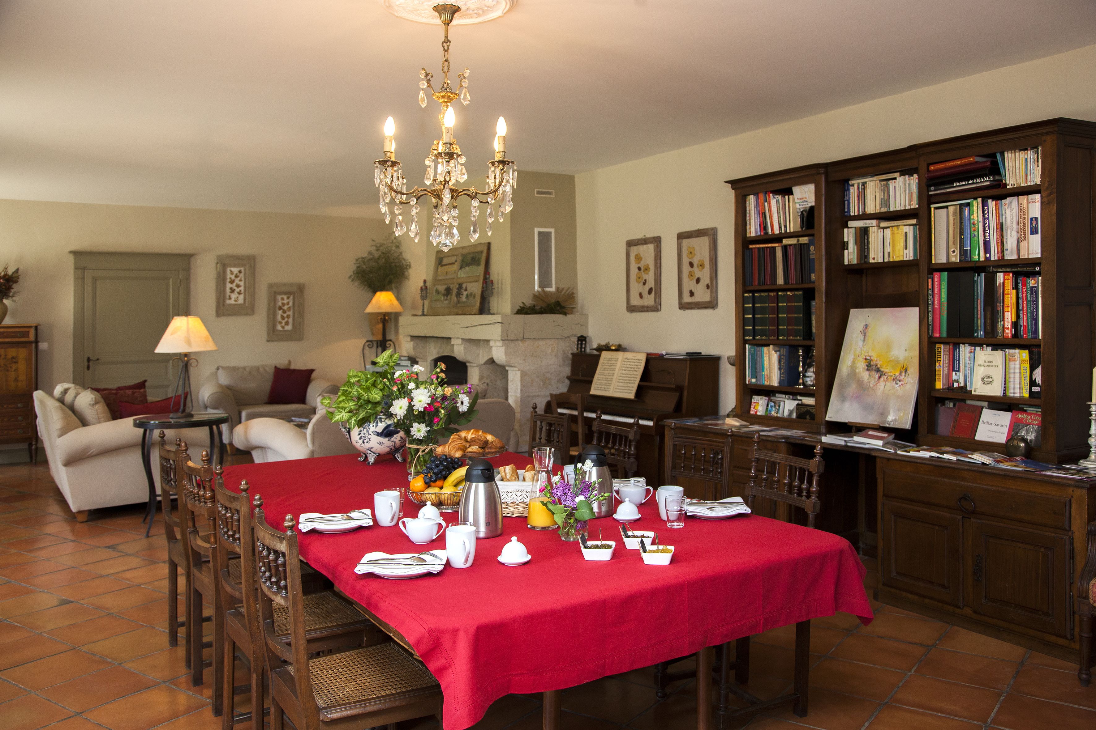 Petit déjeuner complet compris tous les jours