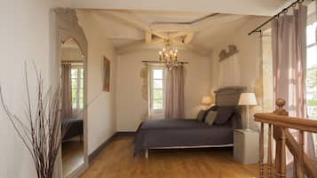 Suite Deluxe, 1 chambre, non-fumeurs, vue parc | Literie de qualité supérieure, surmatelas, décoration personnalisée