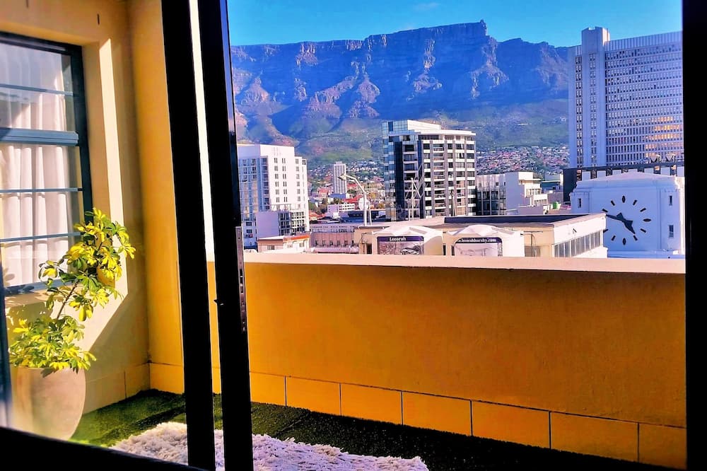 Cape Town Apartment with balcony