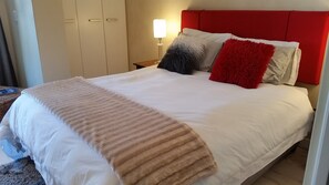 Family Apartment, 2 Bedrooms, Balcony, Mountain View | Extra beds - Cape Town Apartment with balcony (Cape Town)