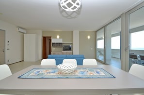 Appartamento, 2 camere da letto | Pasti in camera