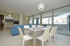 Huoneisto, 2 makuuhuonetta | Ruokailu omassa huoneessa