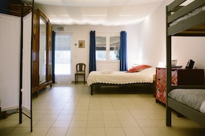 Family Room (Kianna)
