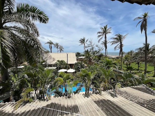 Kolam renang outdoor