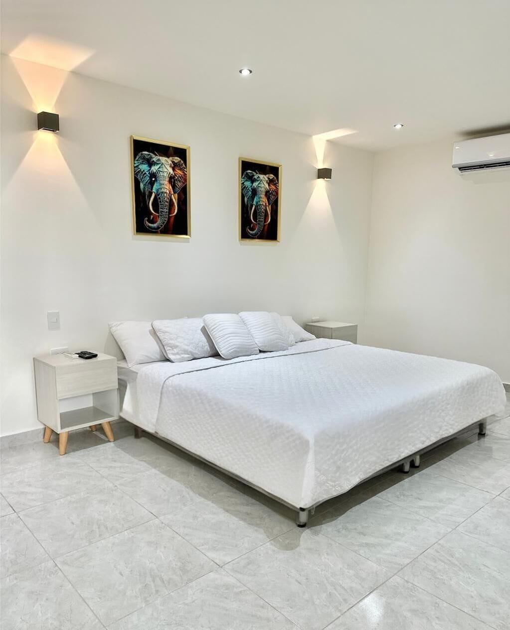 总统套房, 1 张特大床 | 高档床上用品、羽绒被、迷你吧、客房内保险箱