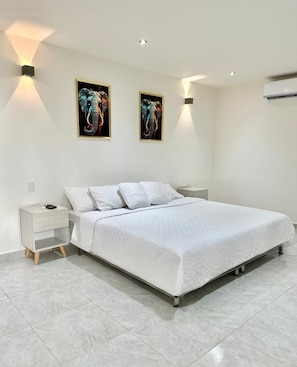 Presidential Suite, 1 King Bed | Premium bedding, down comforters, minibar, in-room safe - Casa Berastegui (Puerto Colombia)