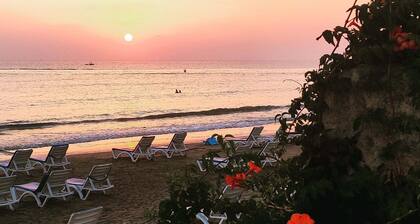 Side Tuana Garden Home