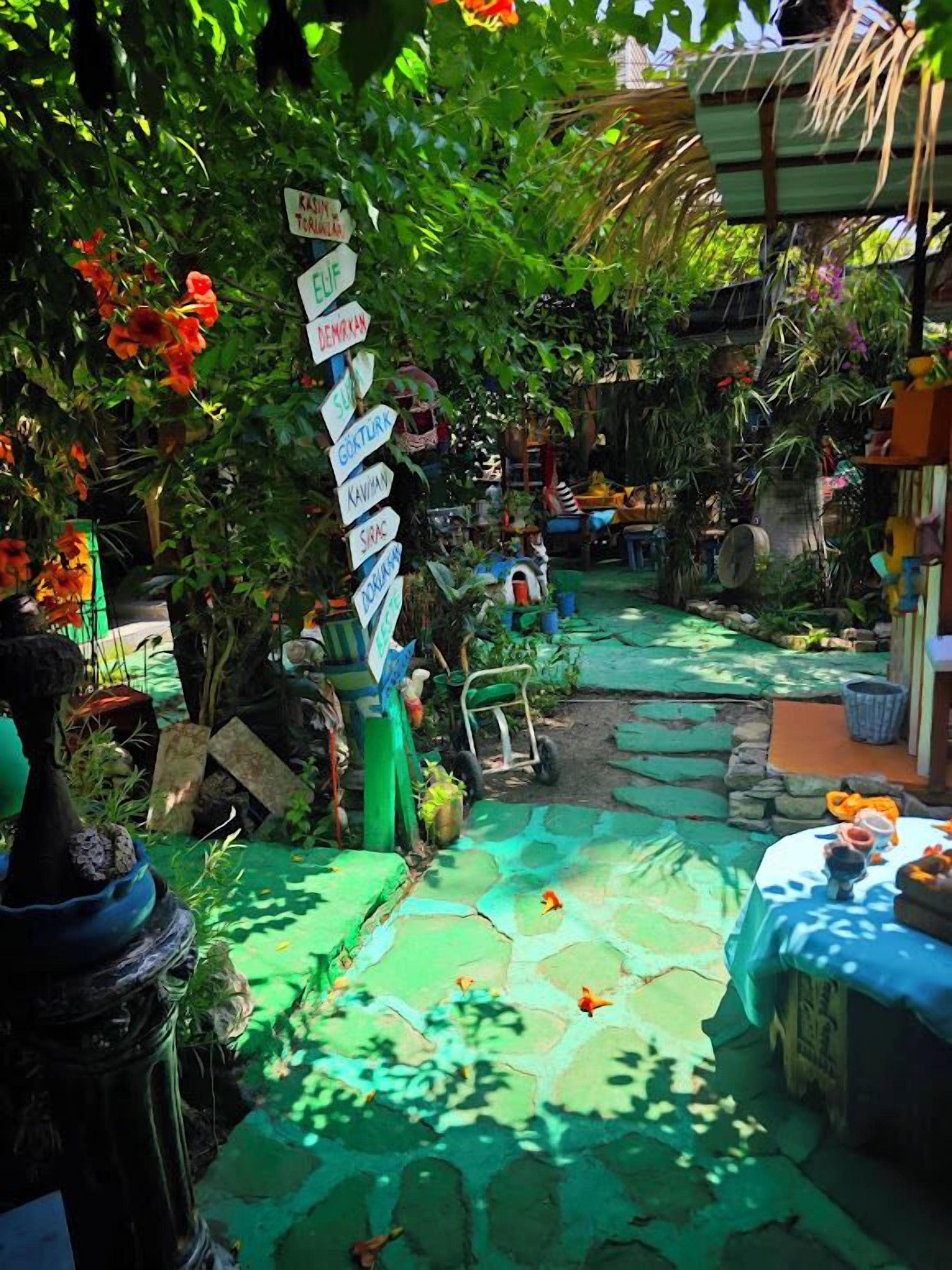 Photo - Side Tuana Garden Home