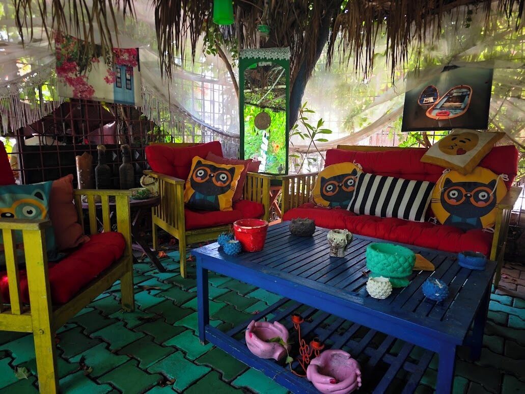 37-cm TV with satellite channels