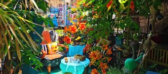Side Tuana Garden Home