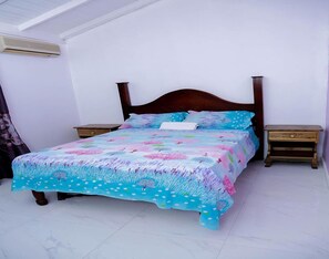 Free WiFi, bed sheets - Barbican Apartment (Kingston)