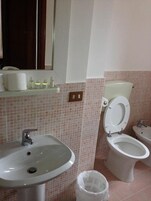 Classic Double Room, Non Smoking, Private Bathroom (Ginestra) | Bathroom | Shower, free toiletries, hair dryer, bidet
