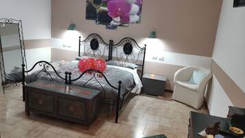 Triple Room, Non Smoking, Private Bathroom (Primula)