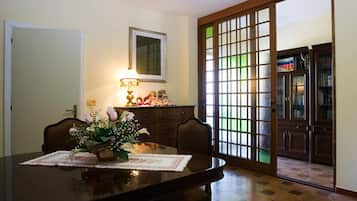 DĂ©tail de lâintĂ©rieur