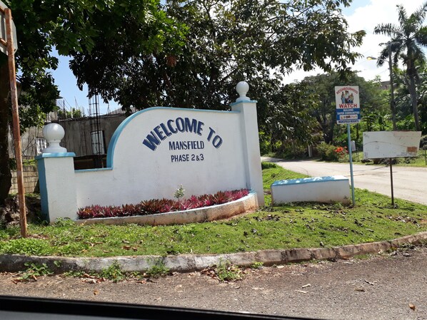 Front of property - Ochi Cottage (Ocho Rios)