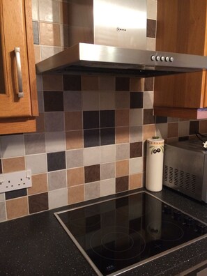 Tủ lạnh, lò vi sóng, lò nướng, bếp nấu