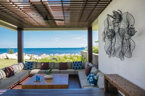 Five Bedrooms Villa  | Terrace/patio