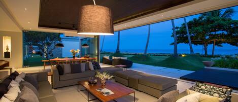 Five Bedrooms Villa | Opholdsområde | Fladskærms-tv