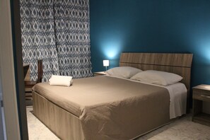 Deluxe Double Room | Egyptian cotton sheets, premium bedding, down comforters, desk - Harmony Rooms (Catania)