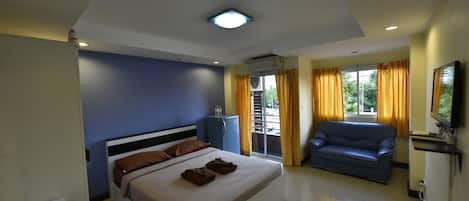 Ropa de cama de alta calidad, cortinas blackout y wifi gratis