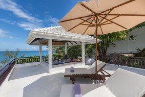 6-Bedroom Villa with Private Pool | Terrasse/Patio