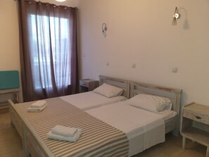 Twin Room, Pool View | Soundproofing, free cribs/infant beds, free WiFi, bed sheets - Psili Ammos (Nafplio)
