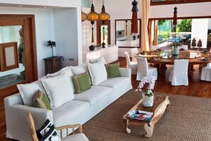 Flat-screen TV, iPod dock, ping pong - Villa Riva (Koh Samui)