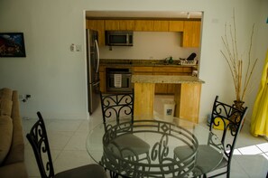 House | In-room dining