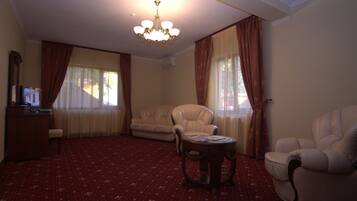 Suite Premium | 1 kamar tidur, seprai premium, kedap suara, dan Wi-Fi gratis