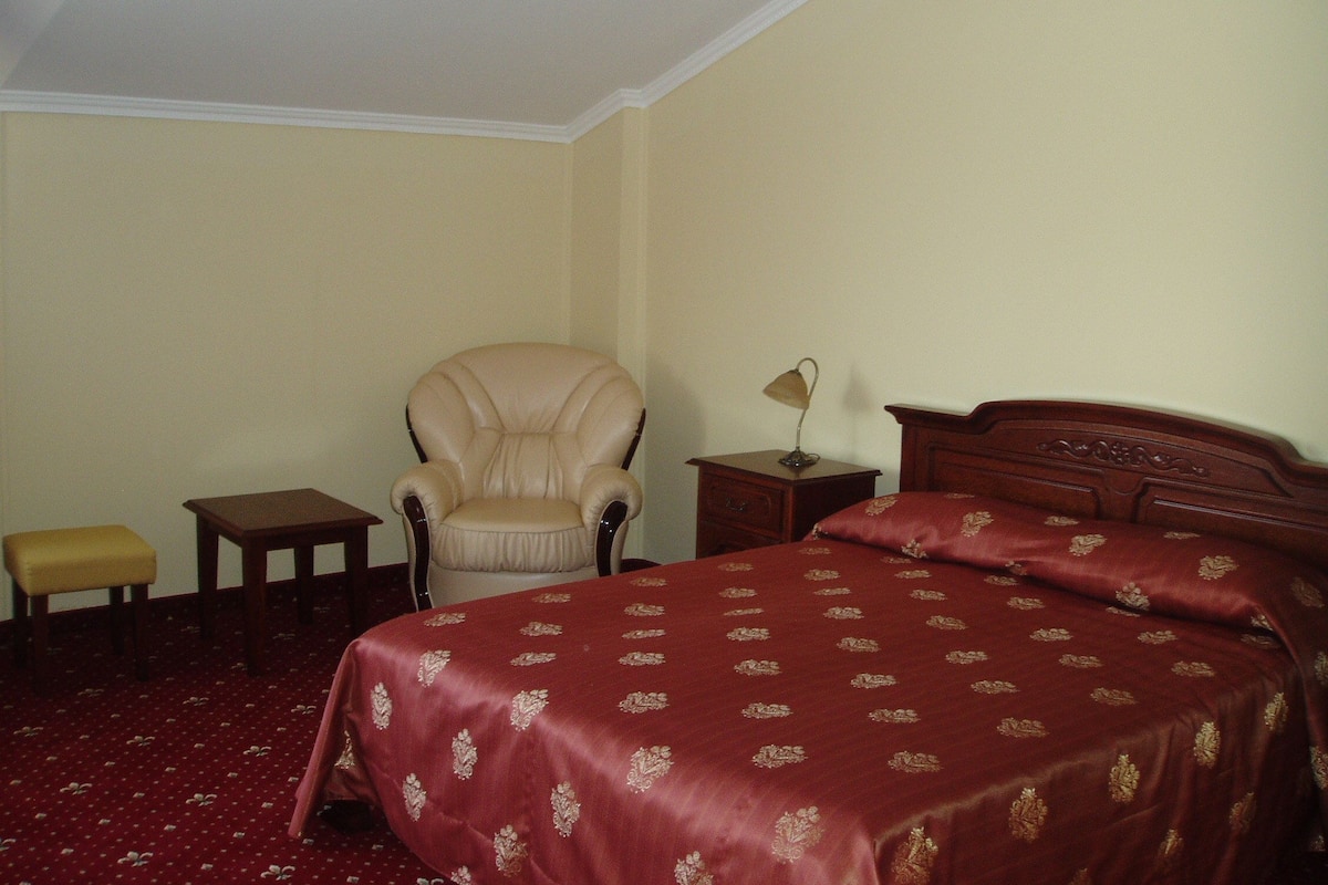 Chambre supĂ©rieure double | 1 chambre, literie de qualitĂ©, systĂšme dâinsonorisation