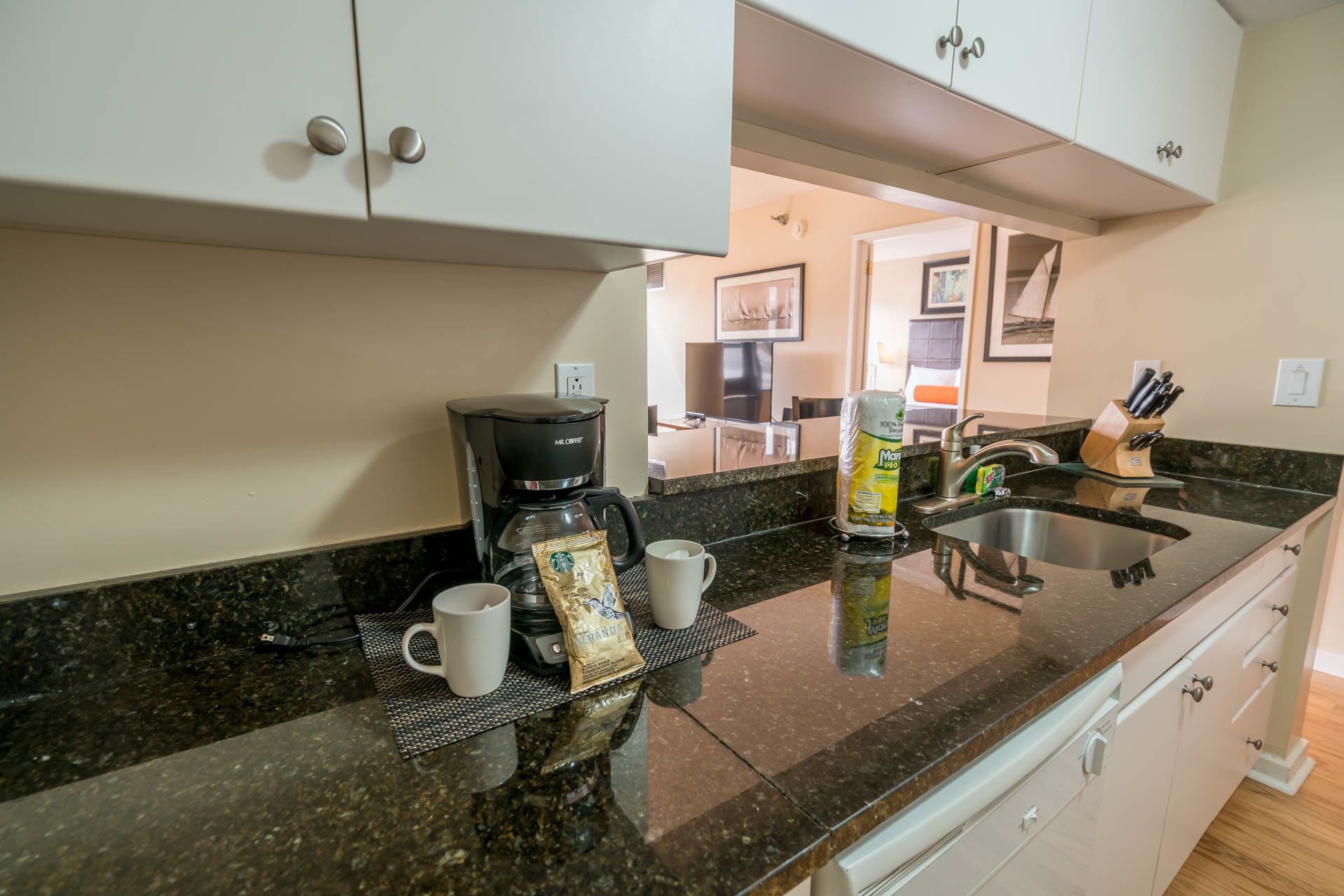 Superior Condo, 1 Queen Bed | Private kitchen | Full-size fridge, microwave, oven, stovetop