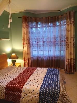 1 bedroom, premium bedding, free WiFi, bed sheets
