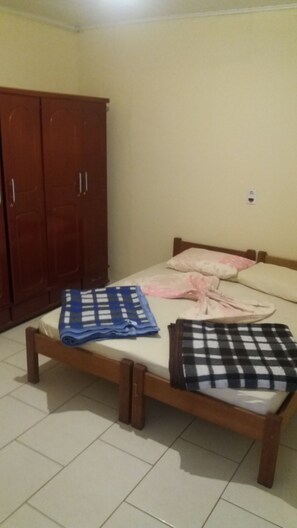 2 habitaciones, wifi gratis y ropa de cama 