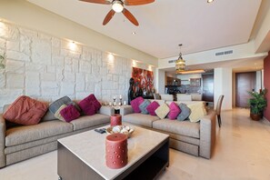 Kondominium | Area keluarga | TV layar datar dan pemutar DVD