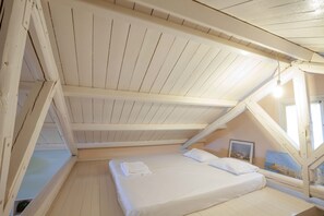 Interior - Beautiful mini eco farmhouse (Marathon)