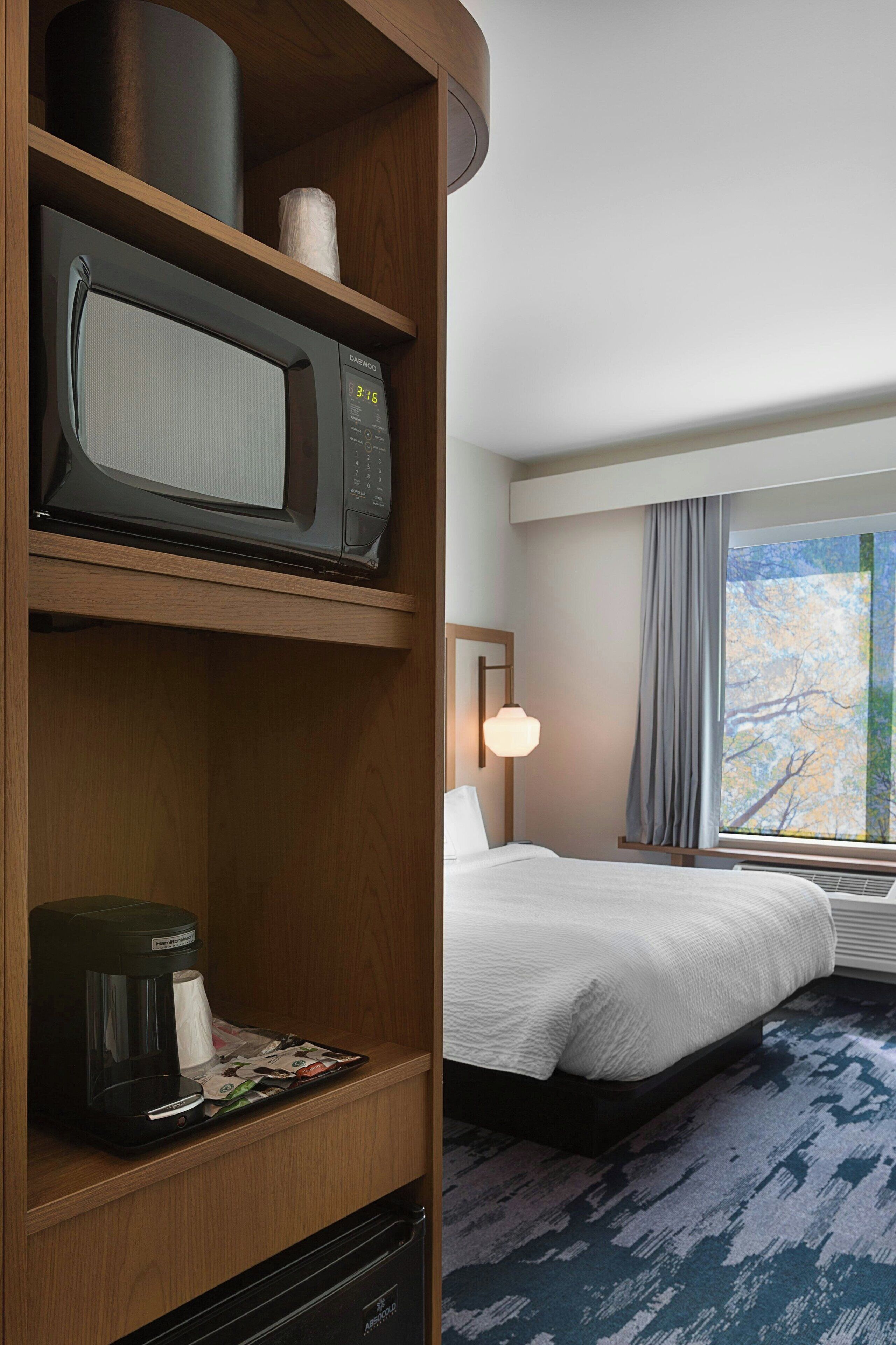 room, 1 king bed | desk, iron/ironing board, free cots/infant beds, free rollaway beds