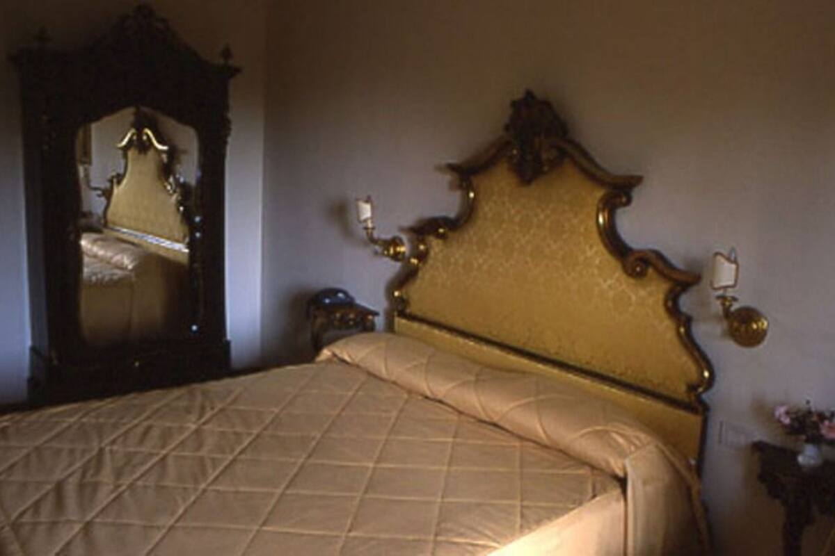 Escrivaninha, Wi-Fi de cortesia, roupa de cama