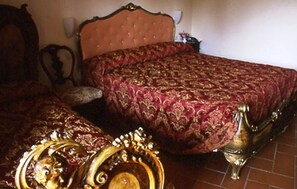 Schreibtisch, kostenloses WLAN, Bettwäsche